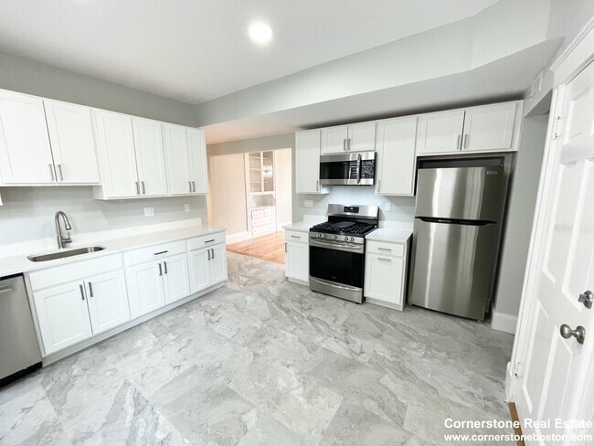 Building Photo - 159 Boston St Unit 4 Rental