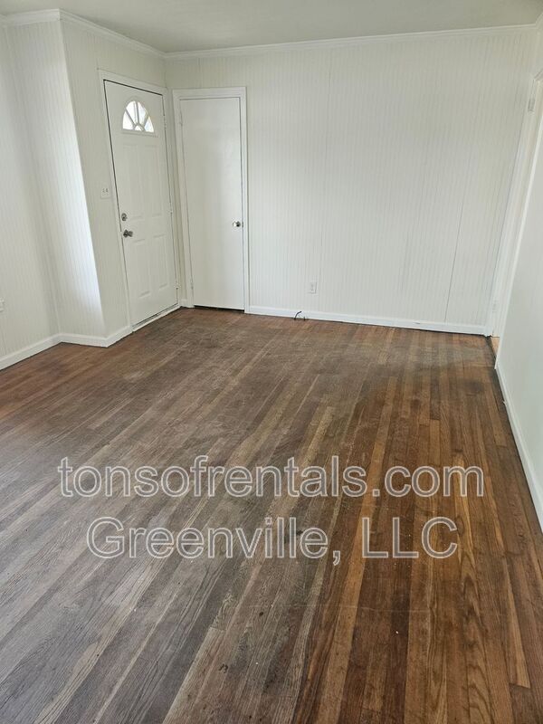 Photo - 213 Dr M.L.K. Dr