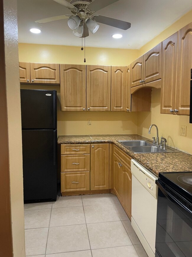 Photo - 632 NW 13th St Unit 12