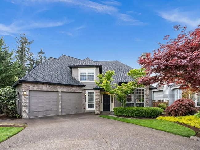 Spacious 4-Bedroom Home with Chef’s Kitche... - Spacious 4-Bedroom Home with Chef’s Kitche...