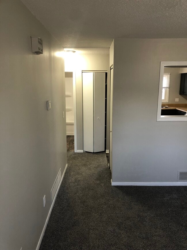 Photo - 1017 Ebersole Blvd