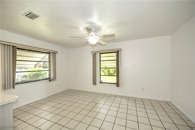 Photo - 1402 SW 1st Ave