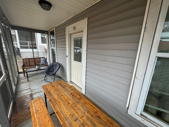 Photo - Awesome 3 Bed Close to Campus