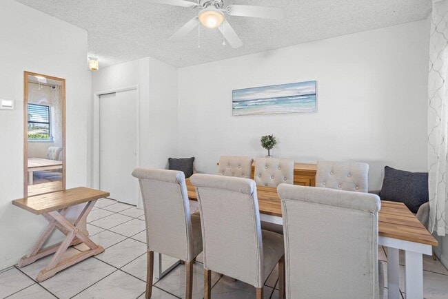 Photo - 262 SE 9th Ave