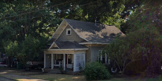 Photo - 127 N Avenue D