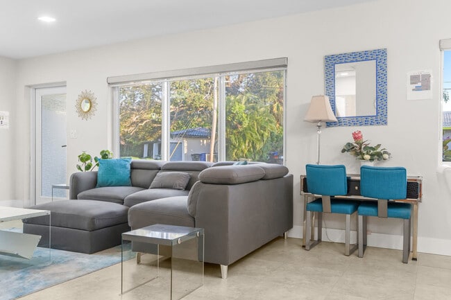 Photo - 2425 NE 25th Pl Unidad ID1018191P