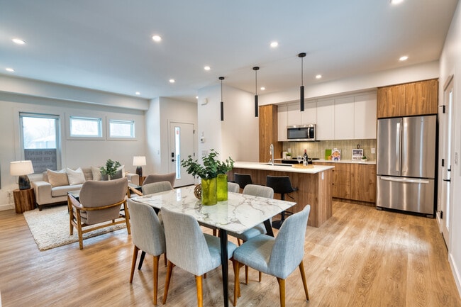 Photo - 3-Bedroom Townhouse for Rent in Richmond – Great Location & Pet Friendly Unit 7