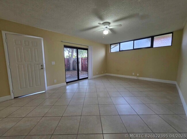 Photo - 3928 Victoria Dr
