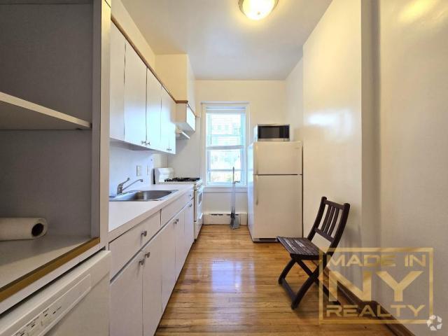 Building Photo - 2 bedroom in ASTORIA NY 11106 Unit 1st Rental