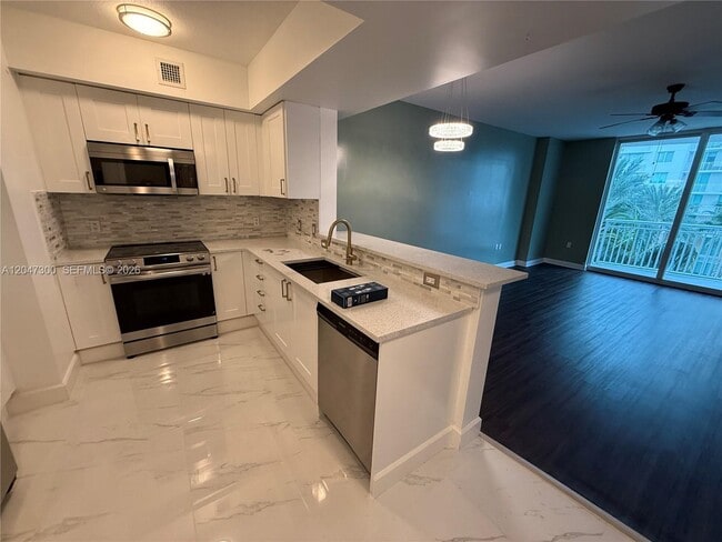 Building Photo - 1745 E Hallandale Beach Blvd Unit 304W