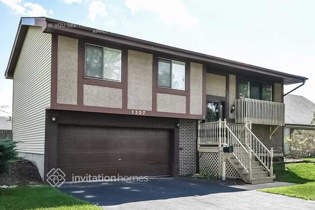 Photo - 1307 Foxcroft Dr