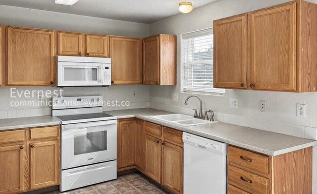 Photo - 451 Stardust Ct