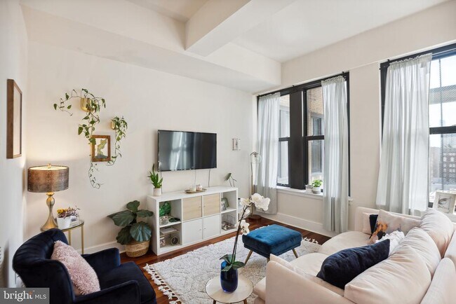 Photo - 1500 Chestnut St Unit 16I