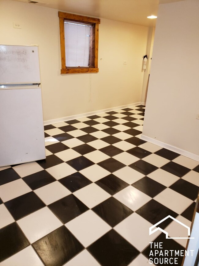 Photo - 2230 N Lockwood Ave Unit G