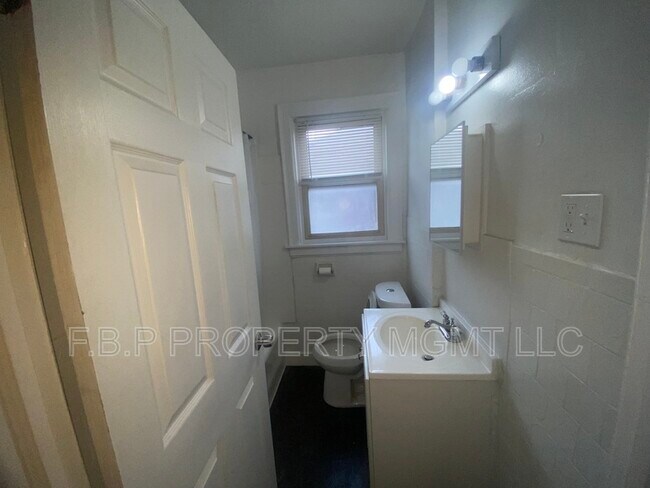 Photo - 3831 Waverly St Unit 2