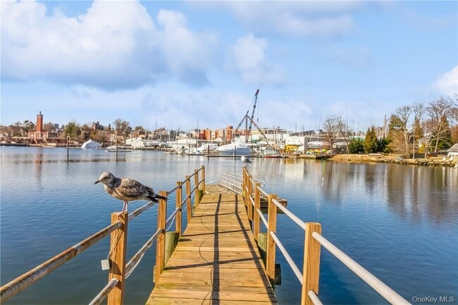 632 Shore Acres Dr