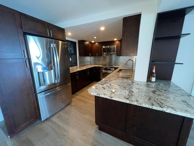 5200 N Flagler Dr Unit 2004