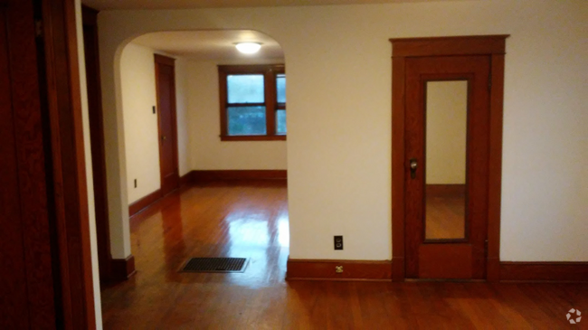 Building Photo - 99 Allen St Unit 3 Rental
