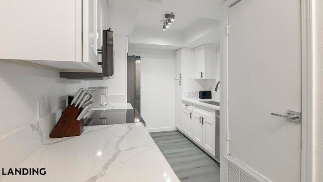 Photo - 1455 E Katie Ave Unidad P20