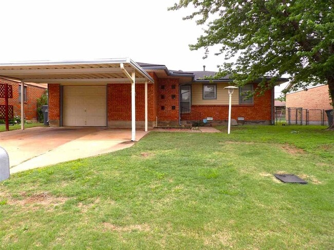 Building Photo - 4311 NW Hoover Ave