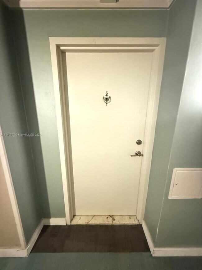 Photo - 600 NE 36th St Unit 204