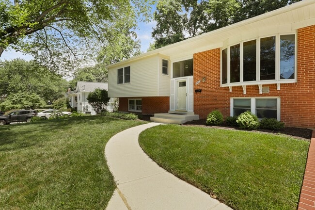 Photo - 2527 Swift Run St House