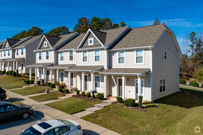 Building Photo - Lionsgate Townhomes