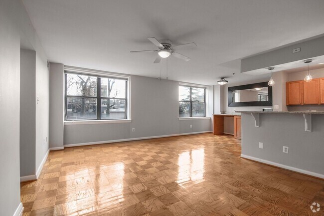 Building Photo - Available Now! 1 bed/ 1 bath in a light-fi... Unit 222 Rental