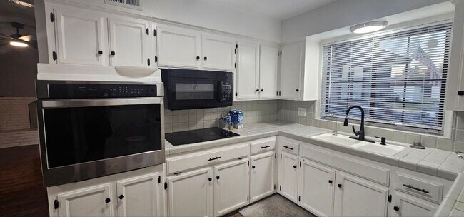 Photo - Clovis Oasis Stunning 4-Bed Home with Pool!