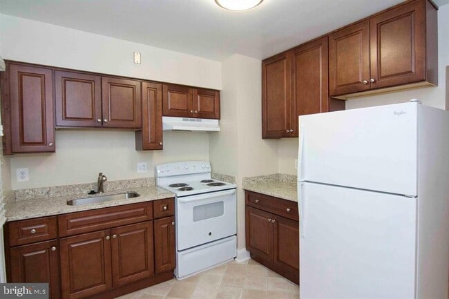 Photo - 5161 7th St NE