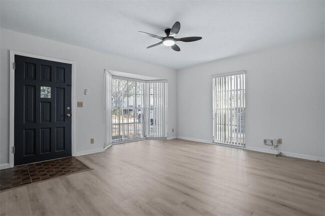 Photo - 812 W Warren Ave