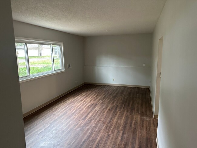 Photo - 1 bedroom 1 Bathroom Lower of Level Duplex...