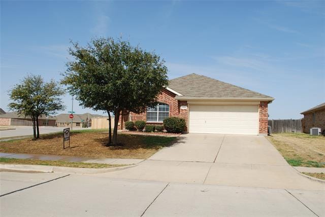 Photo - 1232 Sweetwater Dr House