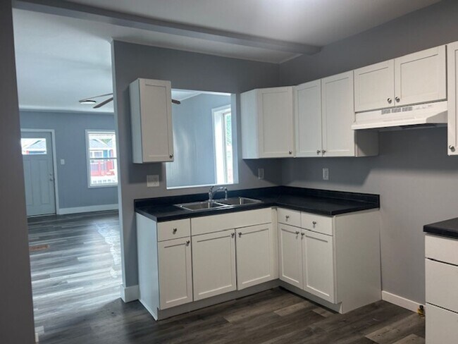 Photo - 1333 Truman St