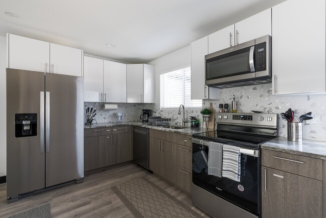 Photo - 10009 Des Moines Memorial Dr S Unidad 4