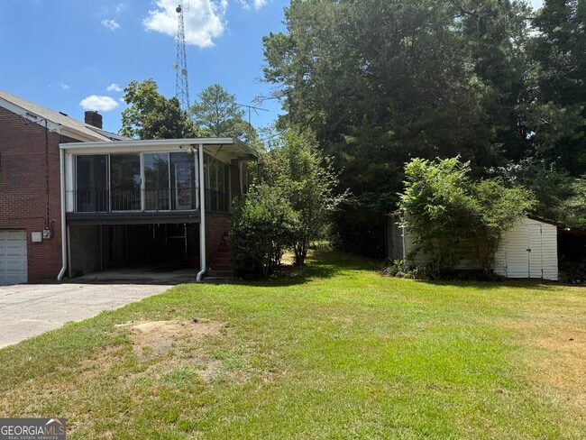 Photo - 998 Highland Cir SE