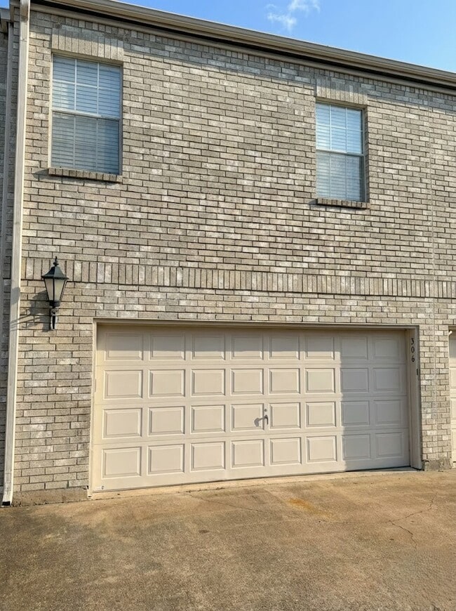 Photo - 3780 Tanglewilde St Unit 306