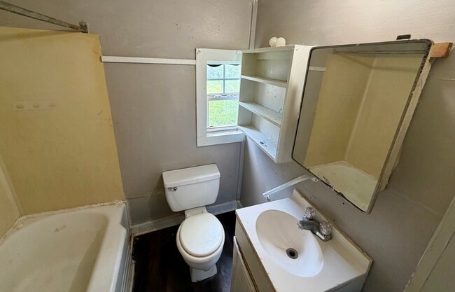 Photo - 2608 6th Ave N