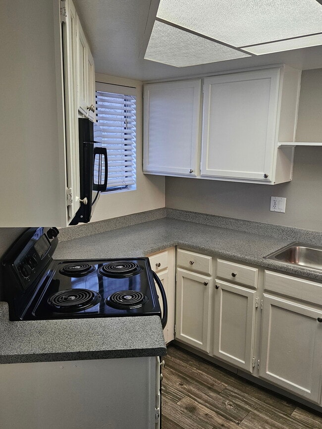 Photo - 885 N Granite Reef Rd Unidad 2000A