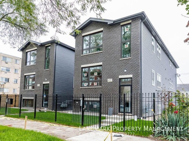 Building Photo - 4737 S Michigan Ave Unit #2 Rental
