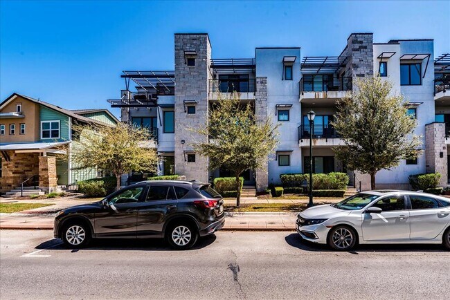 Photo - 4021 Berkman Dr