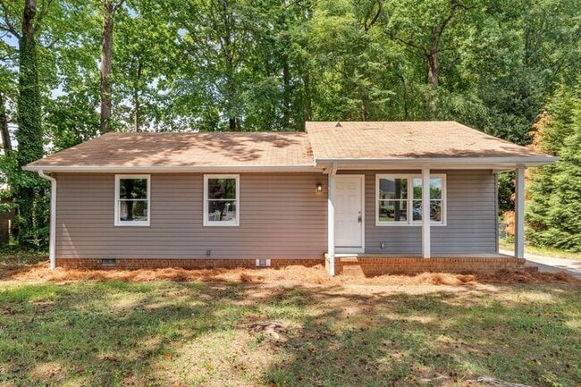Building Photo - Great Location off of South Holden Road. 3 Bedroom 2 Bathroom Home.