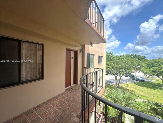Building Photo - 8700 SW 133rd Ave Unit 312 Rental