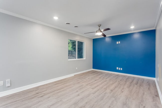 Photo - BROOKHAVEN DELUXE