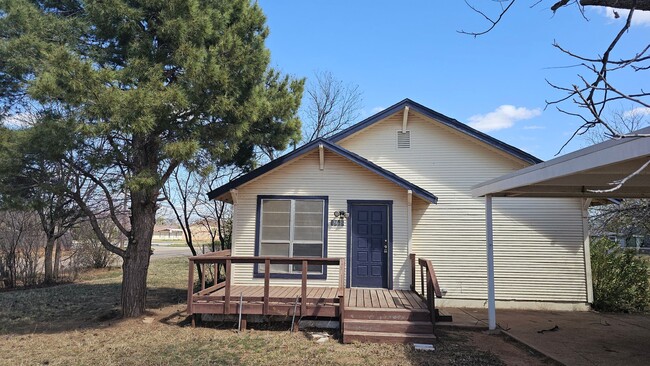 Photo - LARGE CORNER LOT! 2 bed 1 bath, could be 3 bedroom