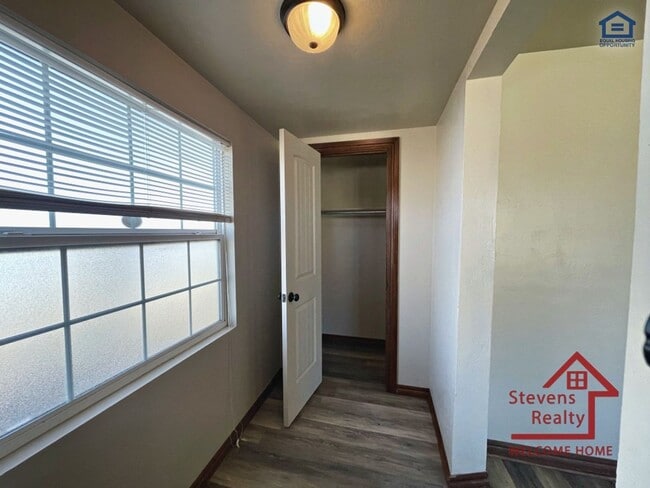 Photo - 1604 NW Lindy Ave