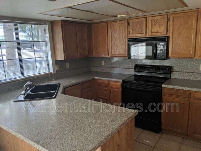 Photo - 819 N College Ave Unidad #I-124