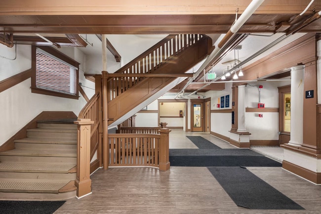 Photo - Hudson House