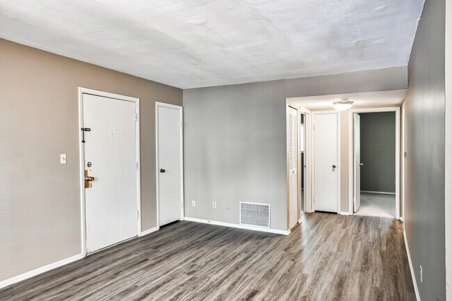 Photo - Continental Terrace