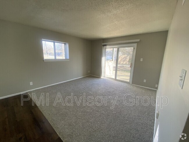 Building Photo - 3101 SW Macvicar Ave Unit 102a Rental